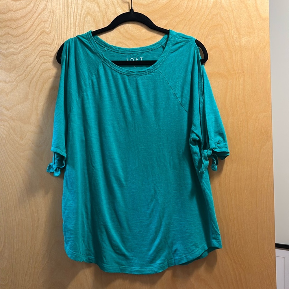 Loft T-shirt with open sleeve